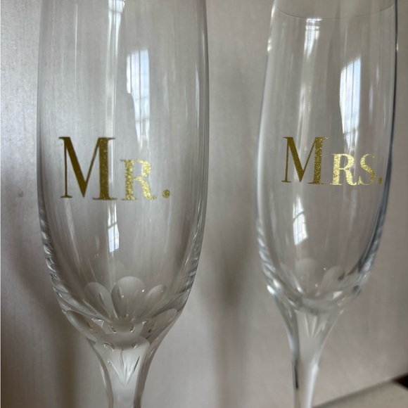 Mr. & Mrs. -2 Piece Set- Wedding- Gold Lettered Clear Champagne Glasses - Picture 2 of 5